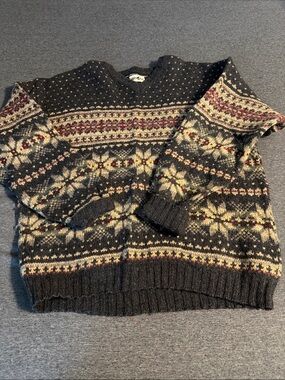 Womens Fair Isle Crewneck Sweater - Black with Cream & Burgundy Pattern